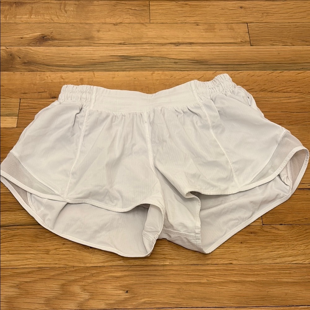Lululemon Athletica Women’s Light Grey Hotty Hot Athletic Shorts Size 4